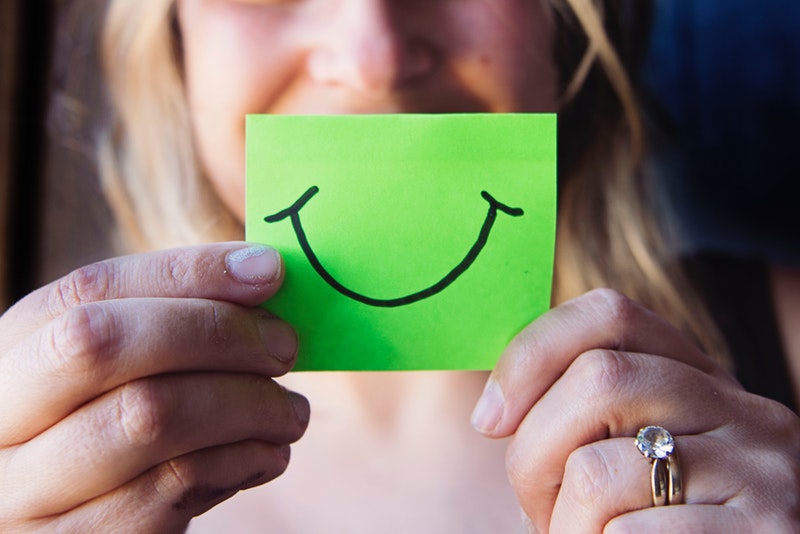 smile-sticky-note