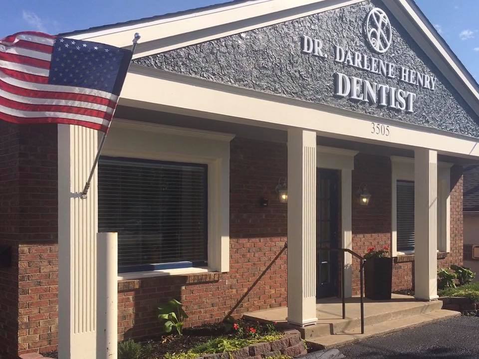 darlene-henry-office